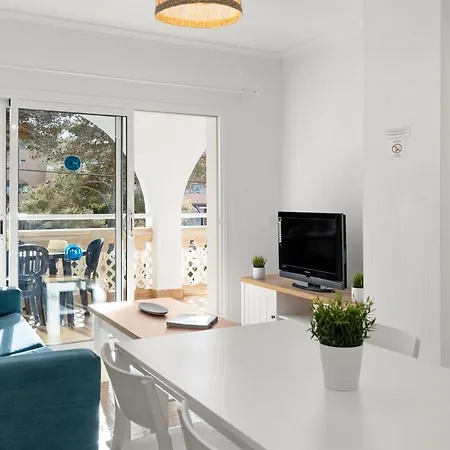 Punta Prima Apartments Apartmán *